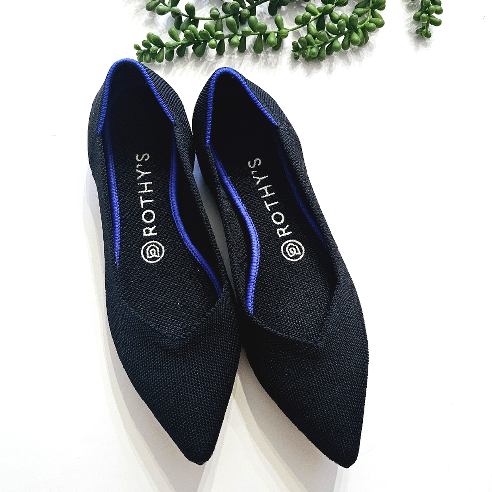 Womens black pointed toe Rothy's 7.5